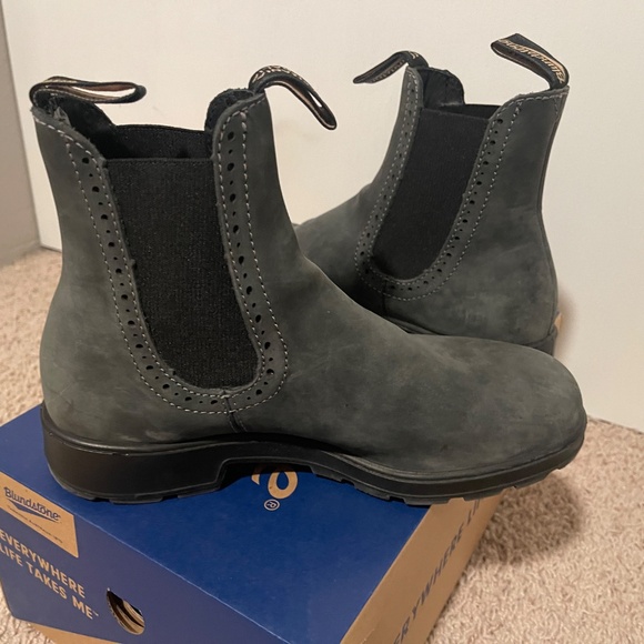 Women’s Blundstone Rustic Black Premium Leather Pull-On Boots #1630 - Size 8(5) - Picture 3 of 7